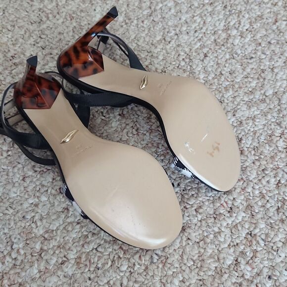 Diane Von Furstenberg Vera Double Buckle Sandal in Black & White size 7.5 - Picture 10 of 10